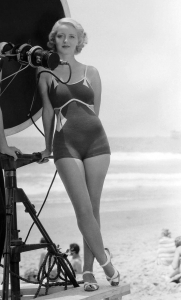 戦前のアメリカ人女性の着る水着(スパッツタイプ)が意外にエロい