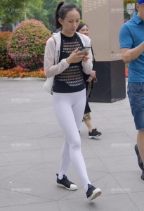 chinese beauty in yogapants camel toe