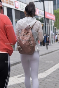 chinese beauty in yogapants hot booty